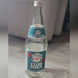 Rare vintage coca cola bottling co Canada Dry Club Soda 32 Oz glass bottle w cap